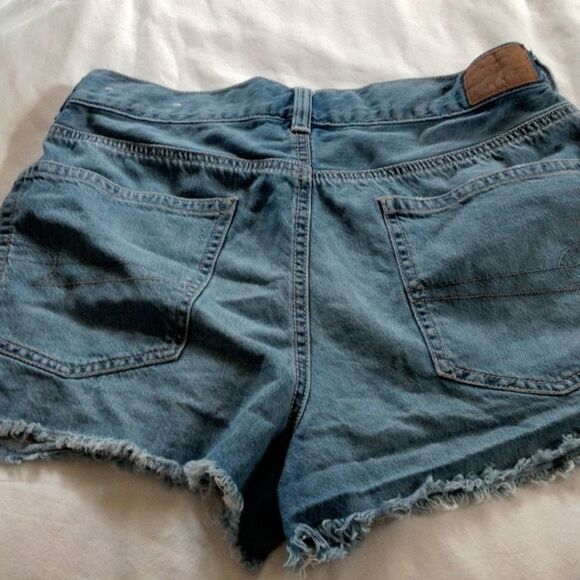 AMERICAN EAGLE distressed high-rise jeans shorts size 6 - Picture 4 of 6